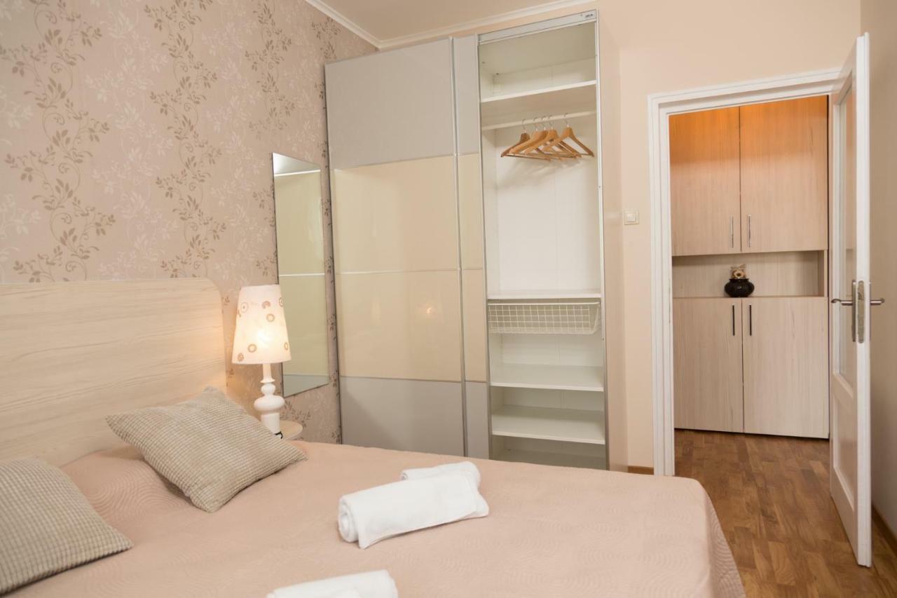 Central Luxury Flat With Terrace - Adela Accommodation - Ideal For Long Stays Bükreş Dış mekan fotoğraf