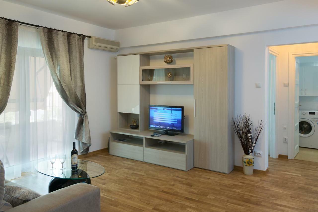 Central Luxury Flat With Terrace - Adela Accommodation - Ideal For Long Stays Bükreş Dış mekan fotoğraf